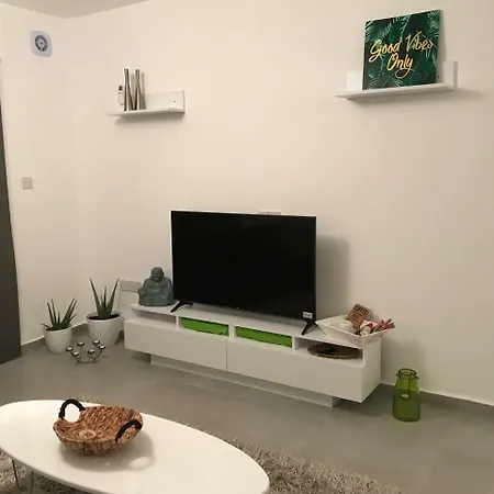 Cozy Flat In The Heart Of North --- 55-1 Апартаменты