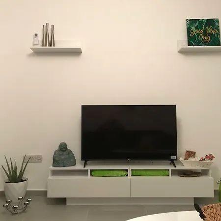 Apartment Cozy Flat In The Heart Of North --- 55-1