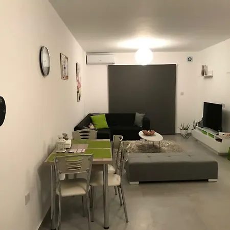 Apartment Cozy Flat In The Heart Of North --- 55-1