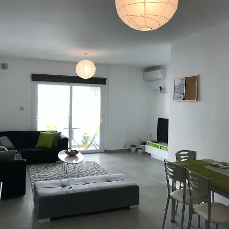 Cozy Flat In The Heart Of North --- 55-1 Апартаменти *