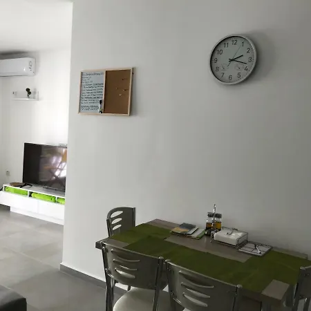 Apartment Cozy Flat In The Heart Of North --- 55-1