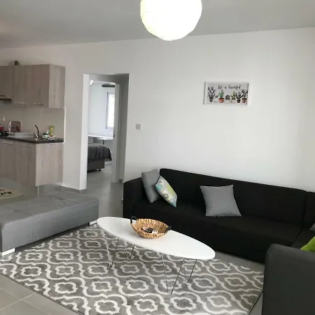 Apartament Cozy Flat In The Heart Of North --- 55-1
